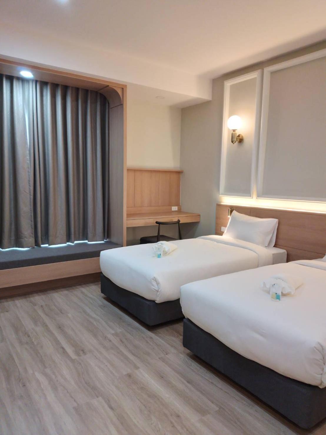 Mayflower Grande Suite Hotel Пхітсанулок Екстер'єр фото